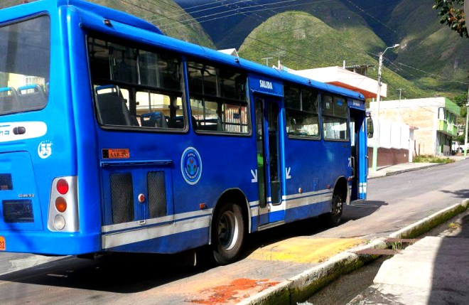 Ibarra.- En la ciudad existen 2 cooperativas que brindan el servicio de bus, la Coop. 28 de Septiembre y la Coop. San Miguel de Ibarra. |Foto: Alex Godoy/ ImbaburaHoy 