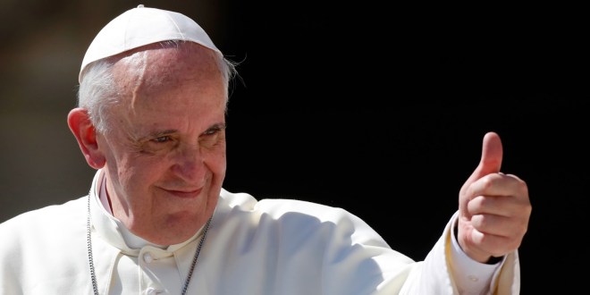 Quito.- El día martes el Santo Padre oficiará la eucaristía en Quito, el lunes lo hará en Guayaquil. |Foto:  AP/Riccardo De Luca