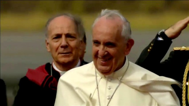 Quito.- El Papa Francisco arribó la tarde de hoy a Ecuador, con esto inició su gira por 3 países de latinoamérica. |Foto: Captura Web 