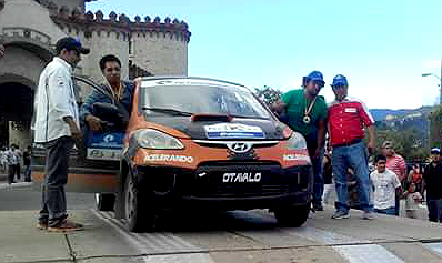 Loja.- En el paso por la puerta de la ciudad en Loja. |Foto: Cortesía