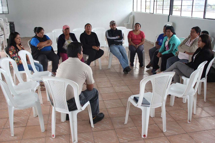 reuinión BARRIO LA PRIMAVERA PROYECTO TEXTIL