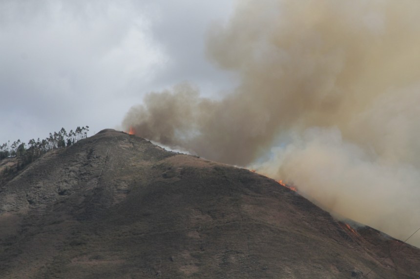 Ibarra.- Más de ocho horas duró el flagelo. | Foto: Alex Godoy Rivera/imbaburahoy 